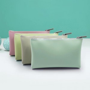 Silicone cosmetic bag