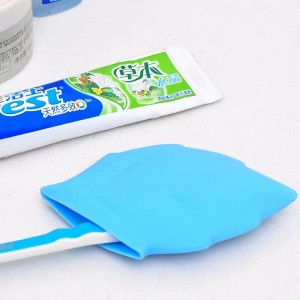 Silicone maple leaf water cup