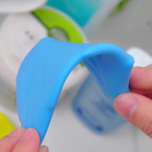 Silicone maple leaf water cup