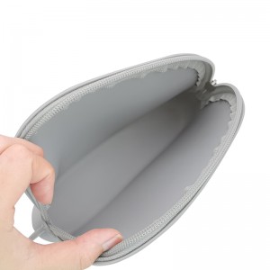 Portable zipper cosmetic handbag