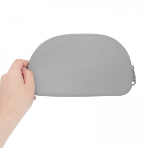 Portable zipper cosmetic handbag